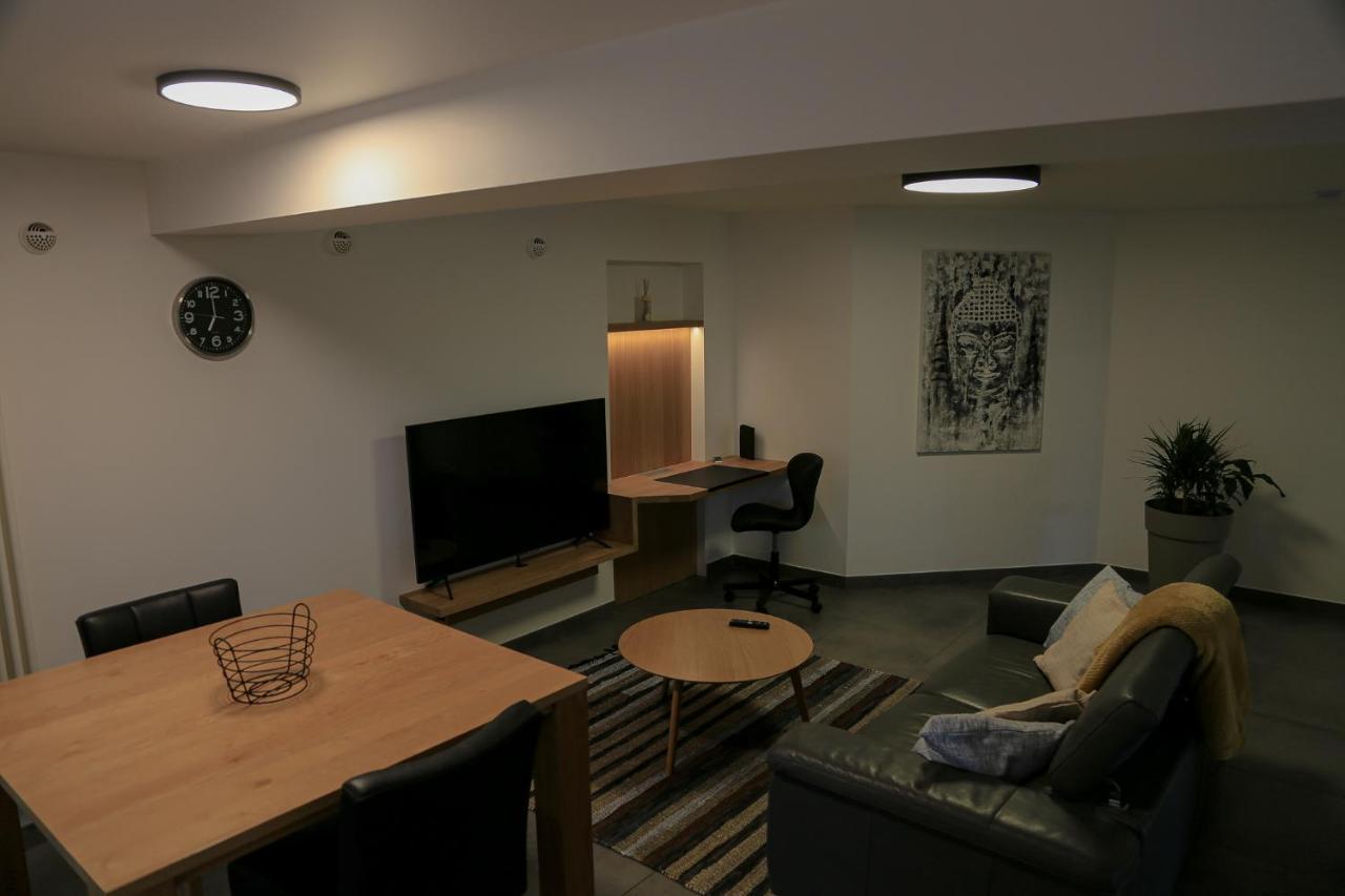 Les Pantoufles Dans Le Pre Apartment Eppeldorf ภายนอก รูปภาพ